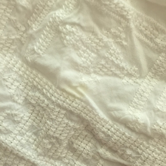 Halter smocked white textured tank top - Picture 9 of 9